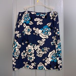 ⚜️G.H.BASS & CO. BLUE AND WHITE FLOWERED SKIRT⚜️